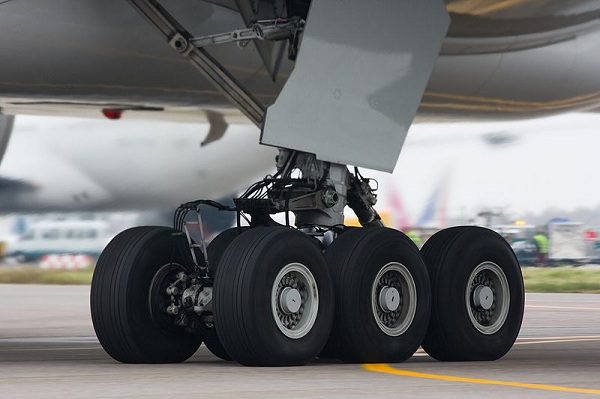  Trem de pouso de um Boeing 777-300. 